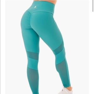 Ryderwear Scrunch Butt Leggings